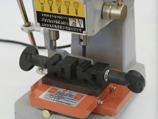 13.5kg κάθετη μηχανή κοπής κλειδιών για αυτοκίνητα και κλειδιά σπιτιών